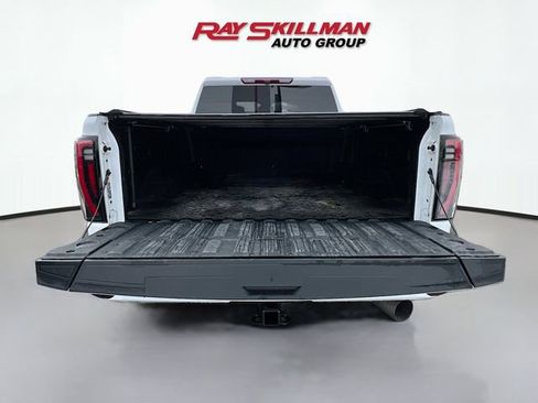 Used 2024 GMC Sierra 2500 AT4 image 26