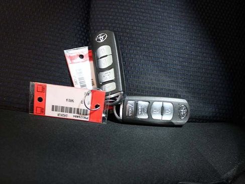 Used 2017 Toyota Yaris iA FWD image 18