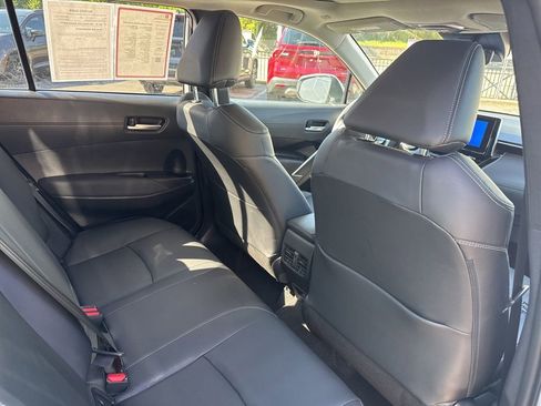 Certified 2023 Toyota Corolla Cross XLE w/ Convenience Package FWD image 32