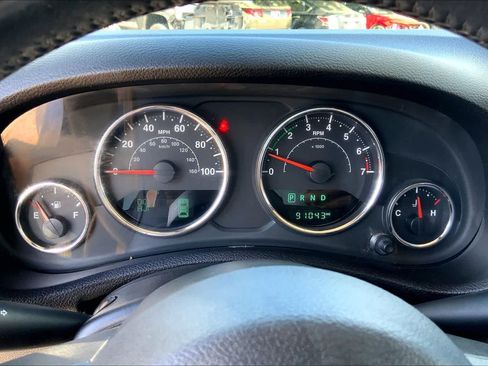 Used 2015 Jeep Wrangler Unlimited Sahara w/ Dual Top Group AWD/4WD image 25