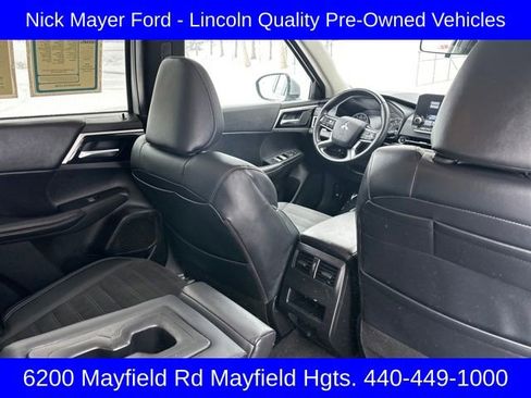 Used 2024 Mitsubishi Outlander SE image 13