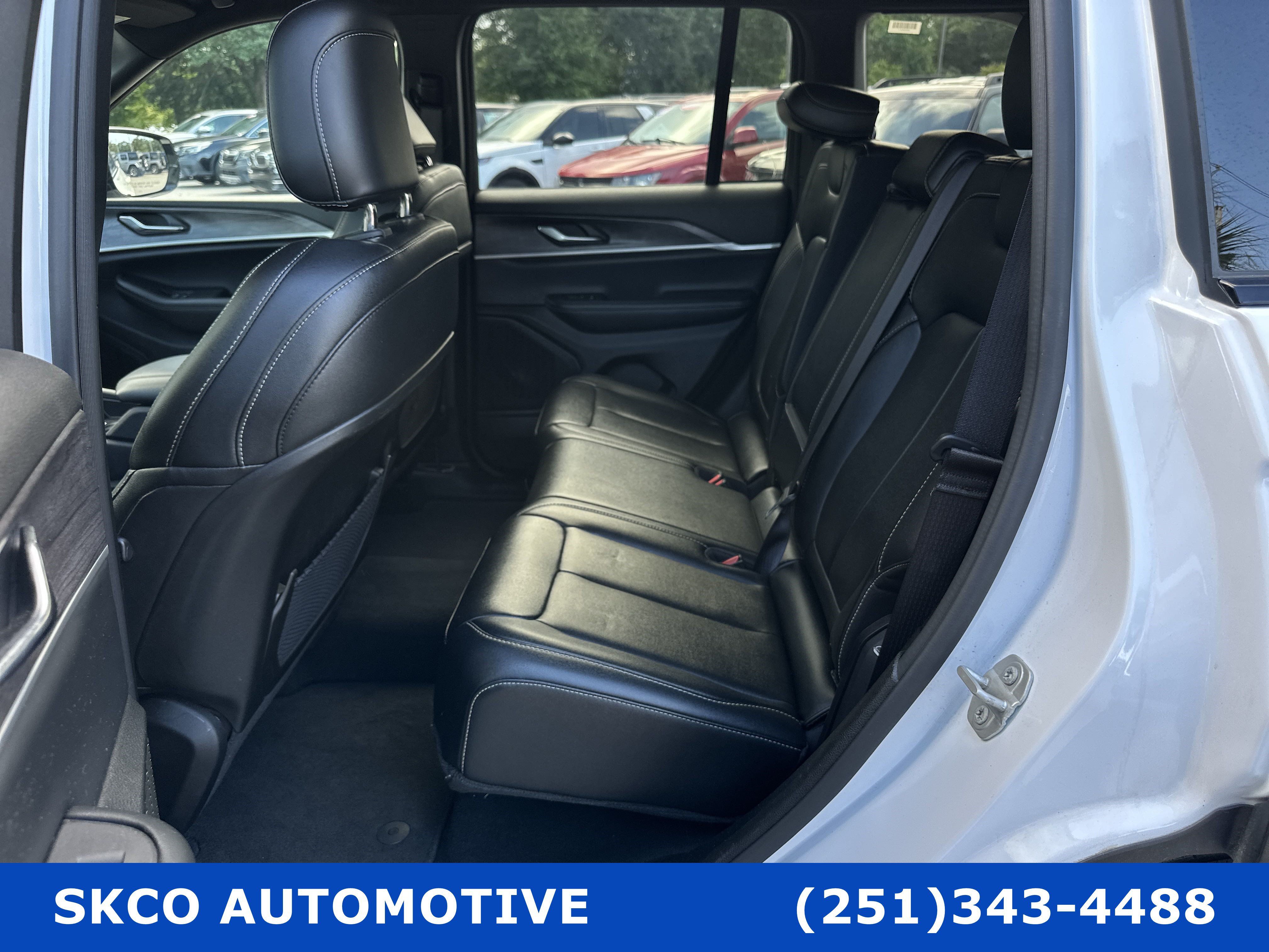 Used 2024 Jeep Grand Cherokee Limited AWD/4WD image 14