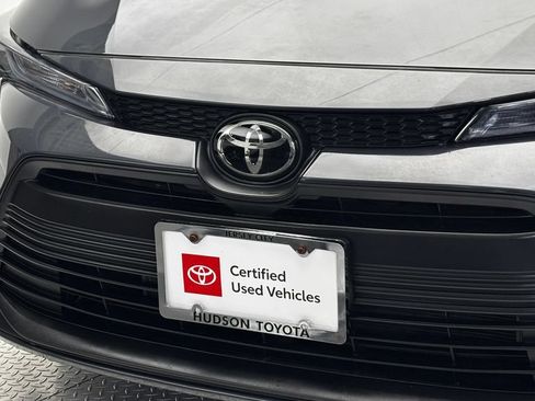 Used 2024 Toyota Corolla LE w/ LE Convenience Package FWD image 2