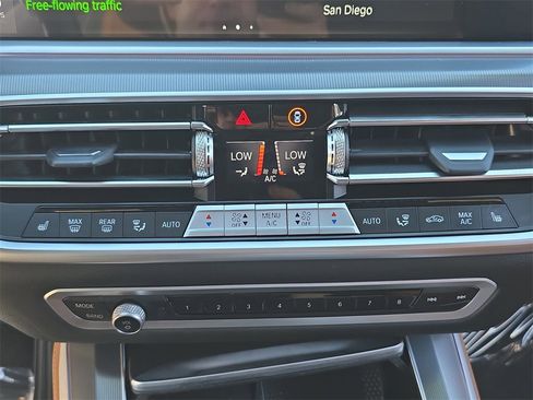 Used 2023 BMW X5 xDrive40i w/ Premium Package image 27