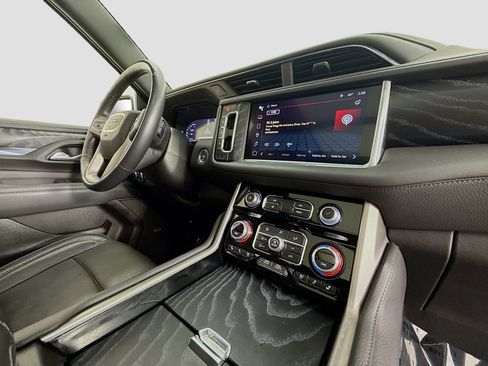 Used 2022 GMC Yukon Denali image 36