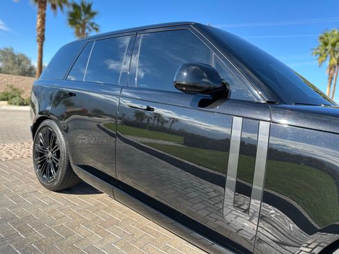 Used 2024 Land Rover Range Rover Autobiography image 11
