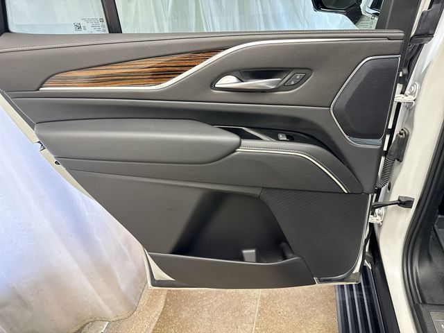 Certified 2024 Cadillac Escalade Premium Luxury w/ Performance Package AWD/4WD image 30