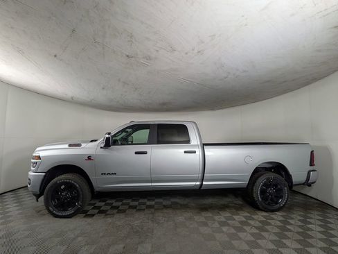 New 2026 RAM 3500 Big Horn AWD/4WD image 3