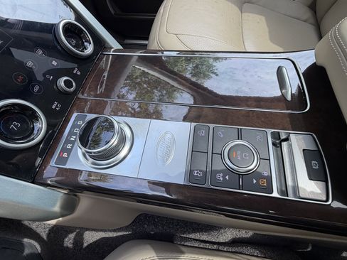 Used 2019 Land Rover Range Rover Long Wheelbase Supercharged AWD/4WD image 28