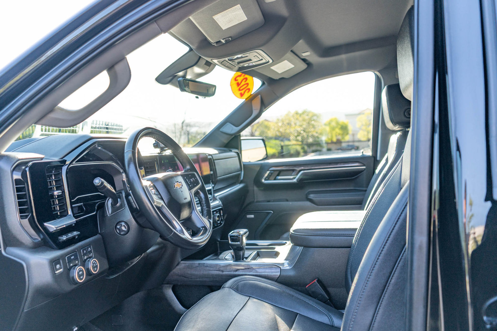 Used 2023 Chevrolet Silverado 1500 LTZ w/ Technology Package AWD/4WD image 16