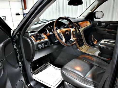 Used 2013 Cadillac Escalade ESV Platinum AWD/4WD image 10