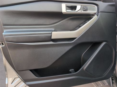 Used 2022 Ford Explorer Limited w/ Equipment Group 301A image 15