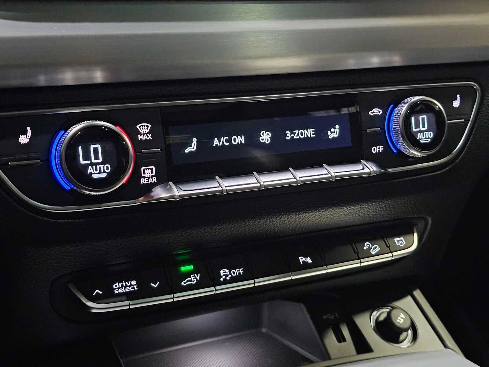 Used 2024 Audi Q5 e Premium Plus AWD/4WD image 31