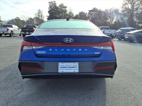 Used 2025 Hyundai Elantra Limited w/ Cargo Package image 3