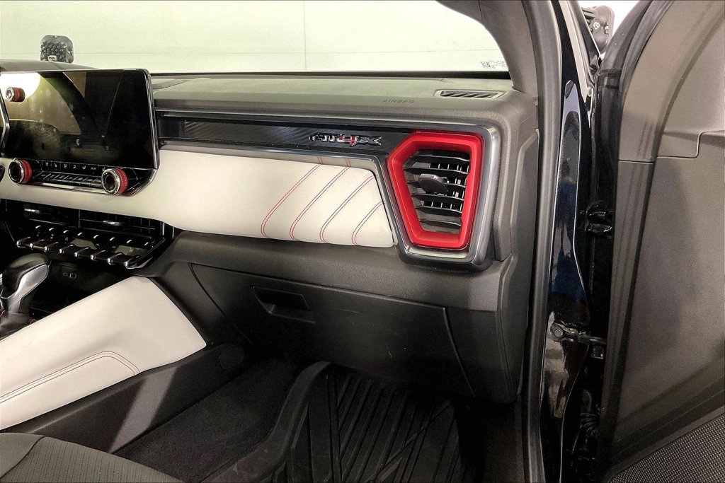 Used 2025 GMC Canyon AT4 w/ AT4X AEV Edition AWD/4WD image 18