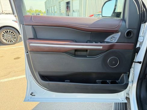 Used 2024 Ford Expedition Max Limited AWD/4WD image 10