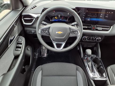 New 2026 Chevrolet TrailBlazer LT w/ Convenience Package FWD image 10