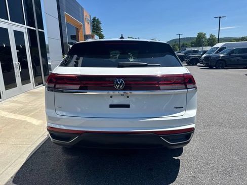 Used 2024 Volkswagen Atlas Cross Sport SE AWD/4WD image 5