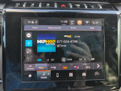 Used 2023 Jeep Grand Cherokee L Laredo w/ Luxury Tech Group I AWD/4WD image 25