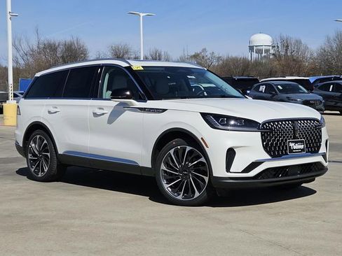New 2026 Lincoln Aviator Reserve image 2