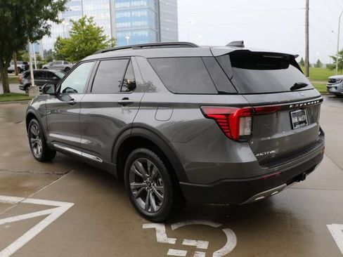 Used 2025 Ford Explorer Active w/ Active Comfort Package AWD/4WD image 5