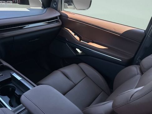 New 2026 Lincoln Navigator Reserve AWD/4WD image 25