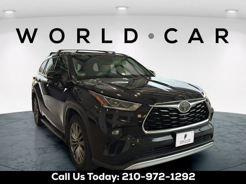 Used 2021 Toyota Highlander Platinum FWD image 17