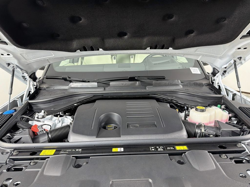New 2026 Land Rover Range Rover SE AWD/4WD image 32