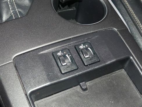 Used 2016 Toyota Camry XLE FWD image 39