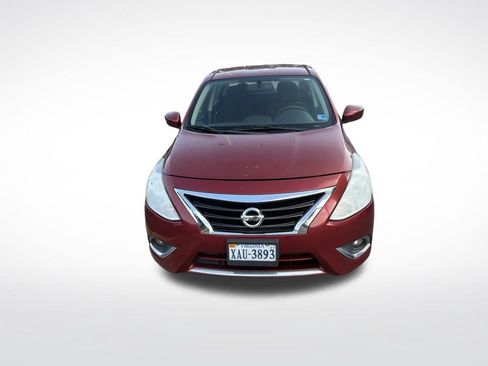 Used 2017 Nissan Versa SV w/ Fog Lights Package FWD image 2