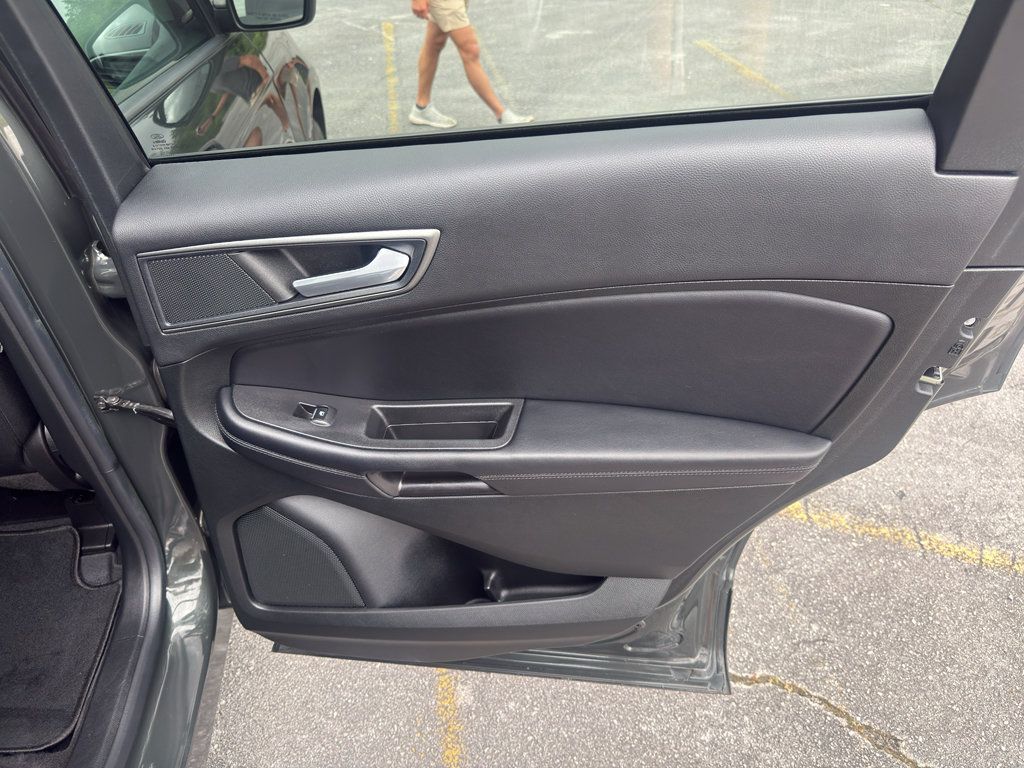 Used 2023 Ford Edge SE AWD/4WD image 15