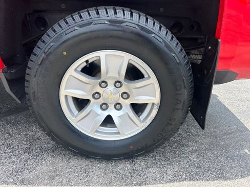 Used 2018 Chevrolet Silverado 1500 LT AWD/4WD image 22