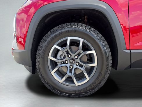New 2026 Chevrolet Equinox ACTIV w/ Convenience Package III FWD image 40