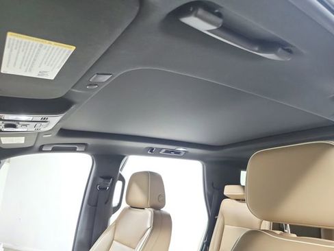 Used 2021 Chevrolet Tahoe Premier w/ Premium Package AWD/4WD image 22