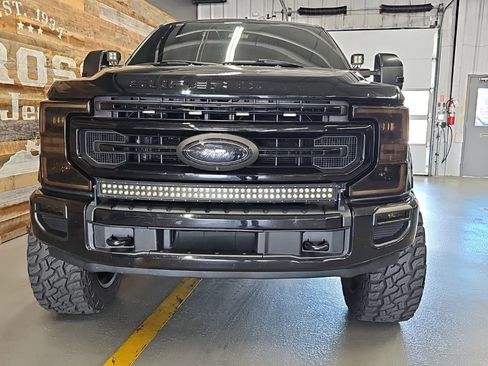 Used 2020 Ford F250 Platinum w/ Tremor Off-Road Package AWD/4WD image 3