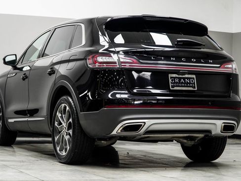 Used 2022 Lincoln Nautilus Reserve image 10