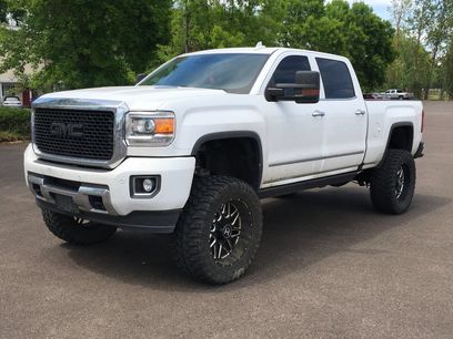 Used 2016 GMC Sierra 2500 Denali w/ Duramax Plus Package