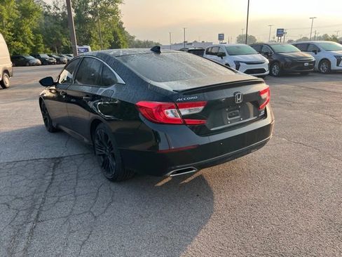 Used 2018 Honda Accord Sport image 4