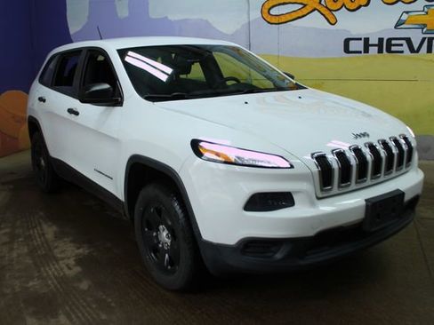 Used 2014 Jeep Cherokee Sport w/ Cold Weather Group image 4