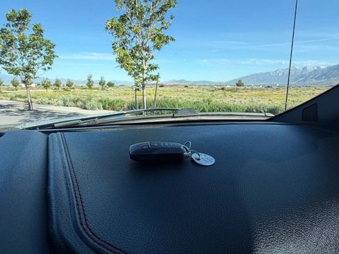 Used 2017 Ford F150 Lariat w/ Equipment Group 502A Luxury AWD/4WD image 26
