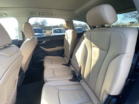Used 2025 Audi Q7 2.0T Premium w/ Convenience Plus Package image 12