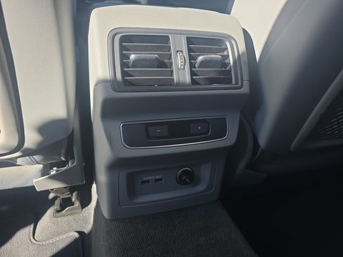 Used 2023 Audi Q5 e Premium Plus w/ Premium Plus Package image 25