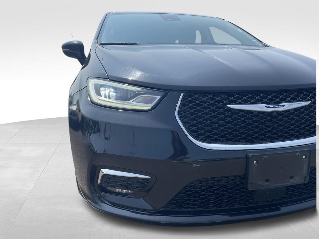 Used 2023 Chrysler Pacifica Touring-L FWD image 22
