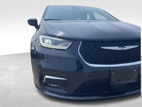 Used 2023 Chrysler Pacifica Touring-L FWD image 22