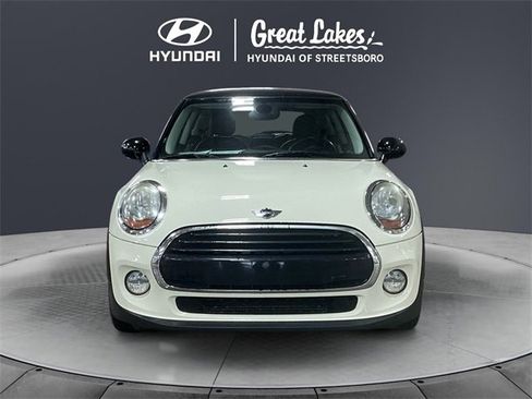 Used 2017 MINI Cooper 2-Door Hardtop image 8