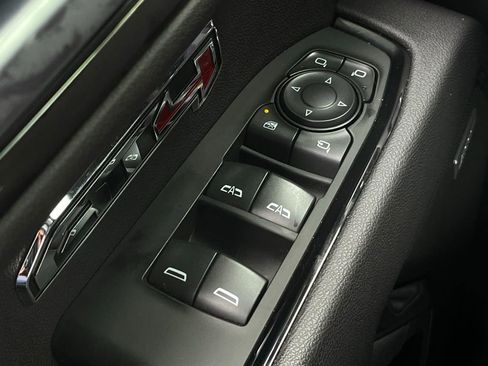 Used 2025 GMC Sierra 1500 AT4 w/ AT4 Premium Package AWD/4WD image 11