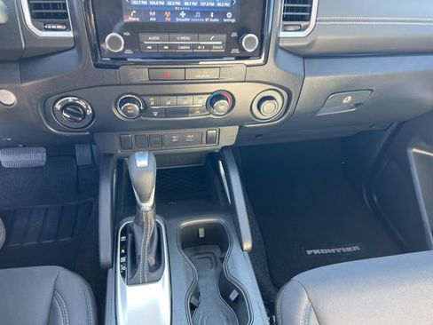 Used 2022 Nissan Frontier SV image 15