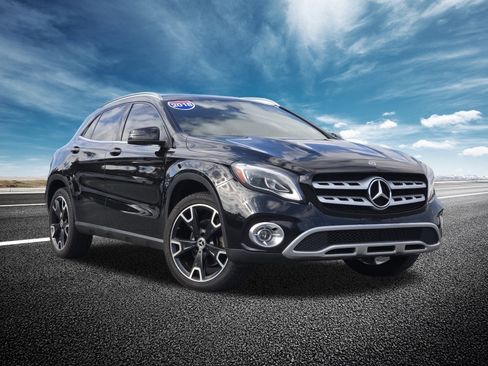 Used 2018 Mercedes-Benz GLA 250 4MATIC image 2