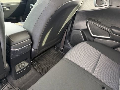 Used 2025 Kia Soul S image 13