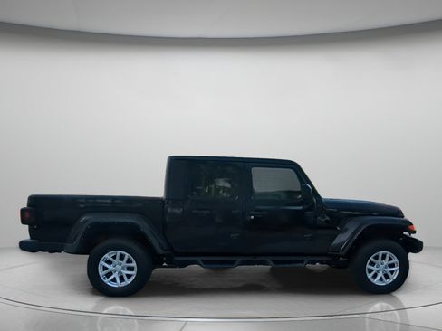 Used 2023 Jeep Gladiator Sport AWD/4WD image 31